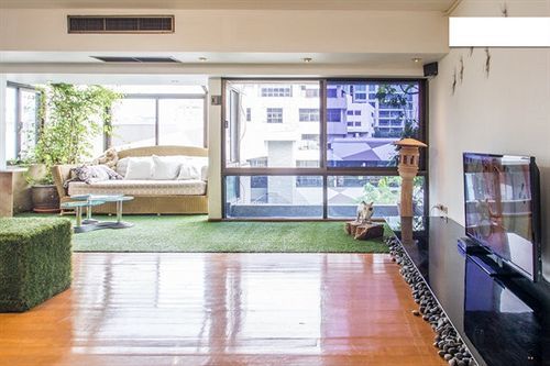 Sab House Caters To Women Hotel Bangkok Exterior photo