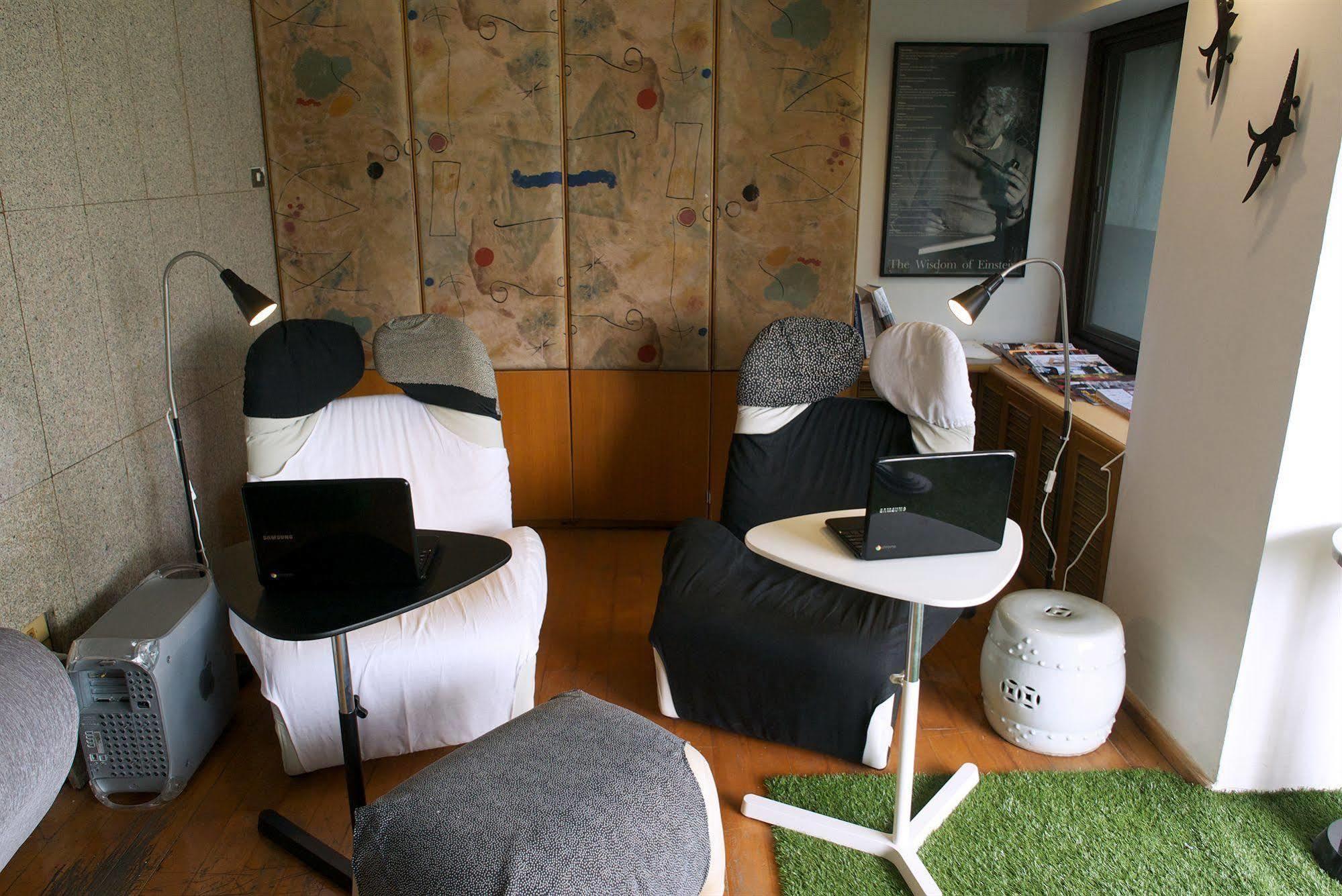Sab House Caters To Women Hotel Bangkok Exterior photo