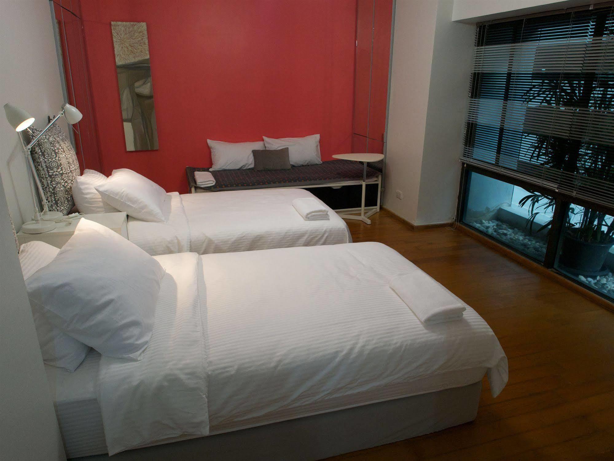 Sab House Caters To Women Hotel Bangkok Exterior photo