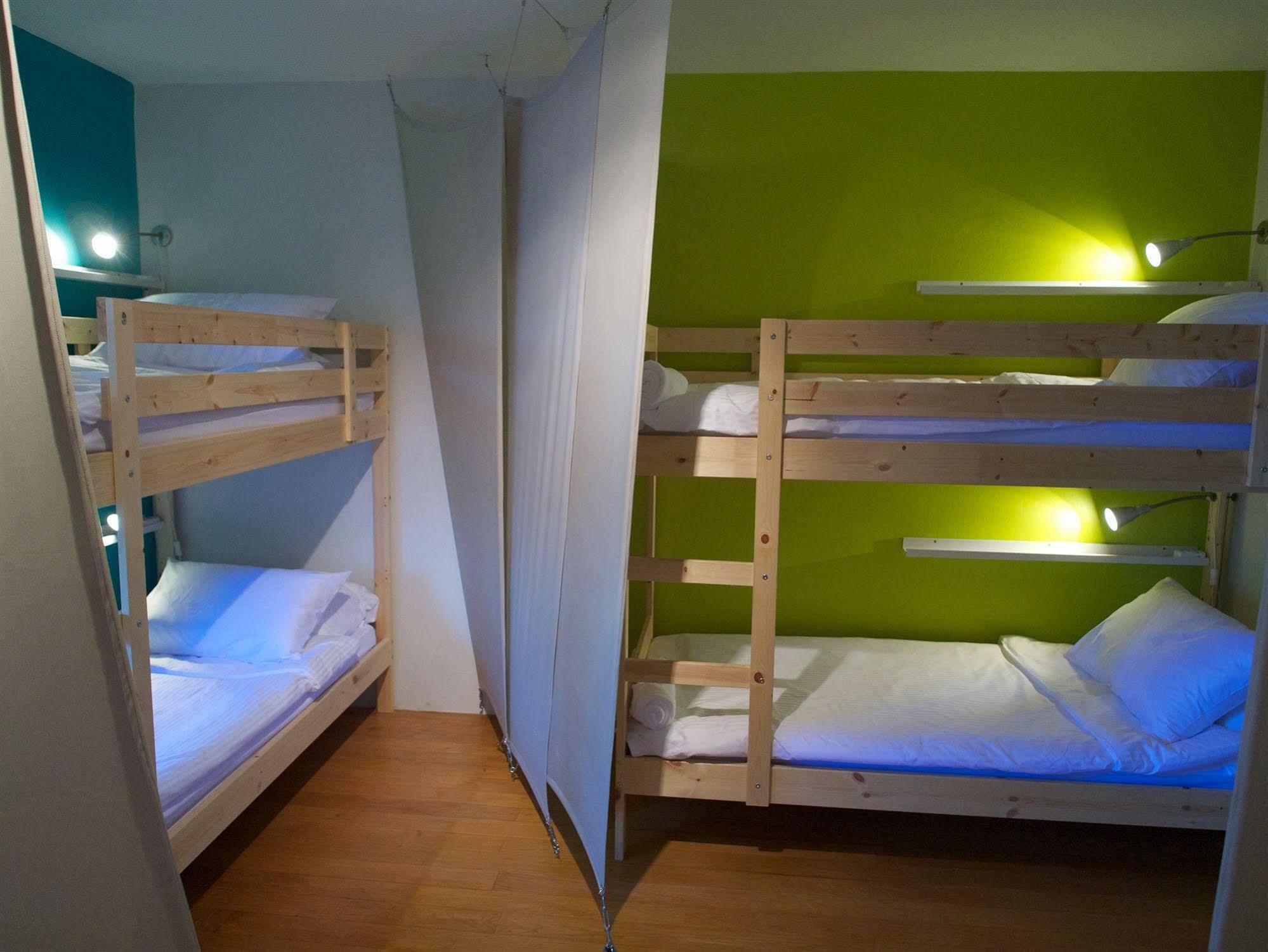 Sab House Caters To Women Hotel Bangkok Exterior photo
