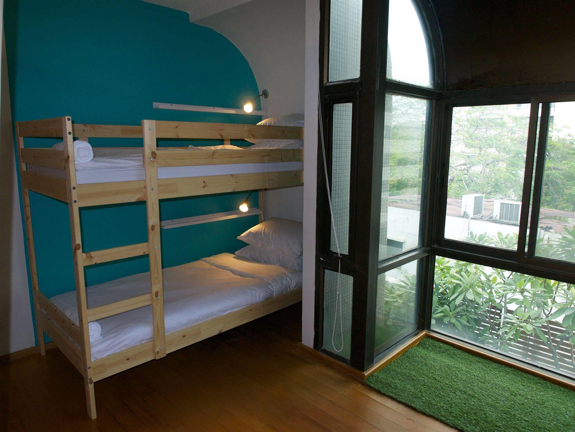 Sab House Caters To Women Hotel Bangkok Exterior photo