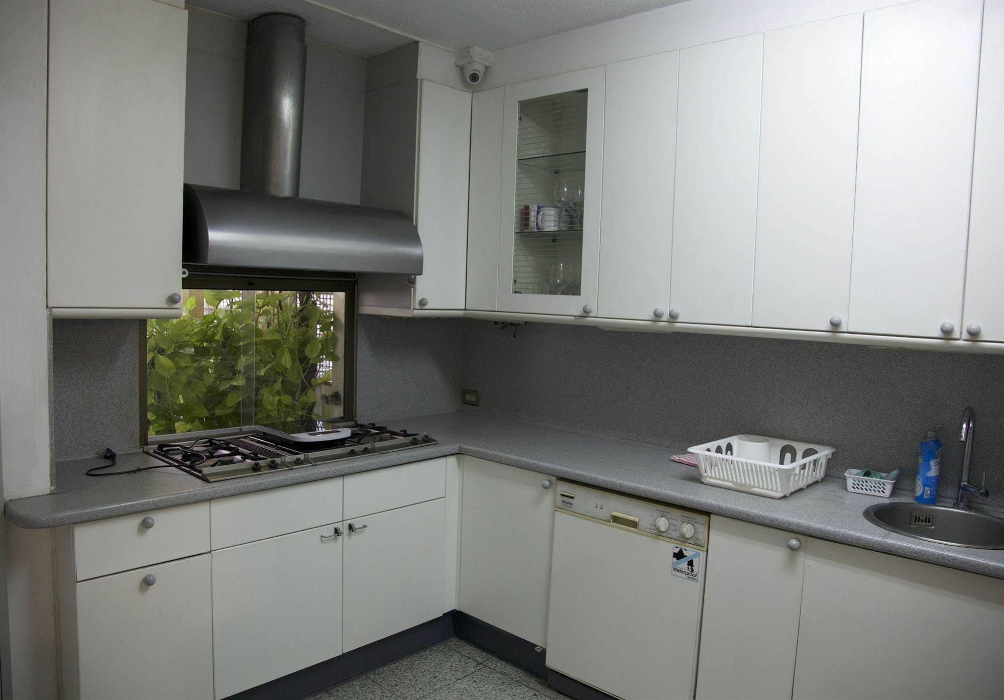 Sab House Caters To Women Hotel Bangkok Exterior photo