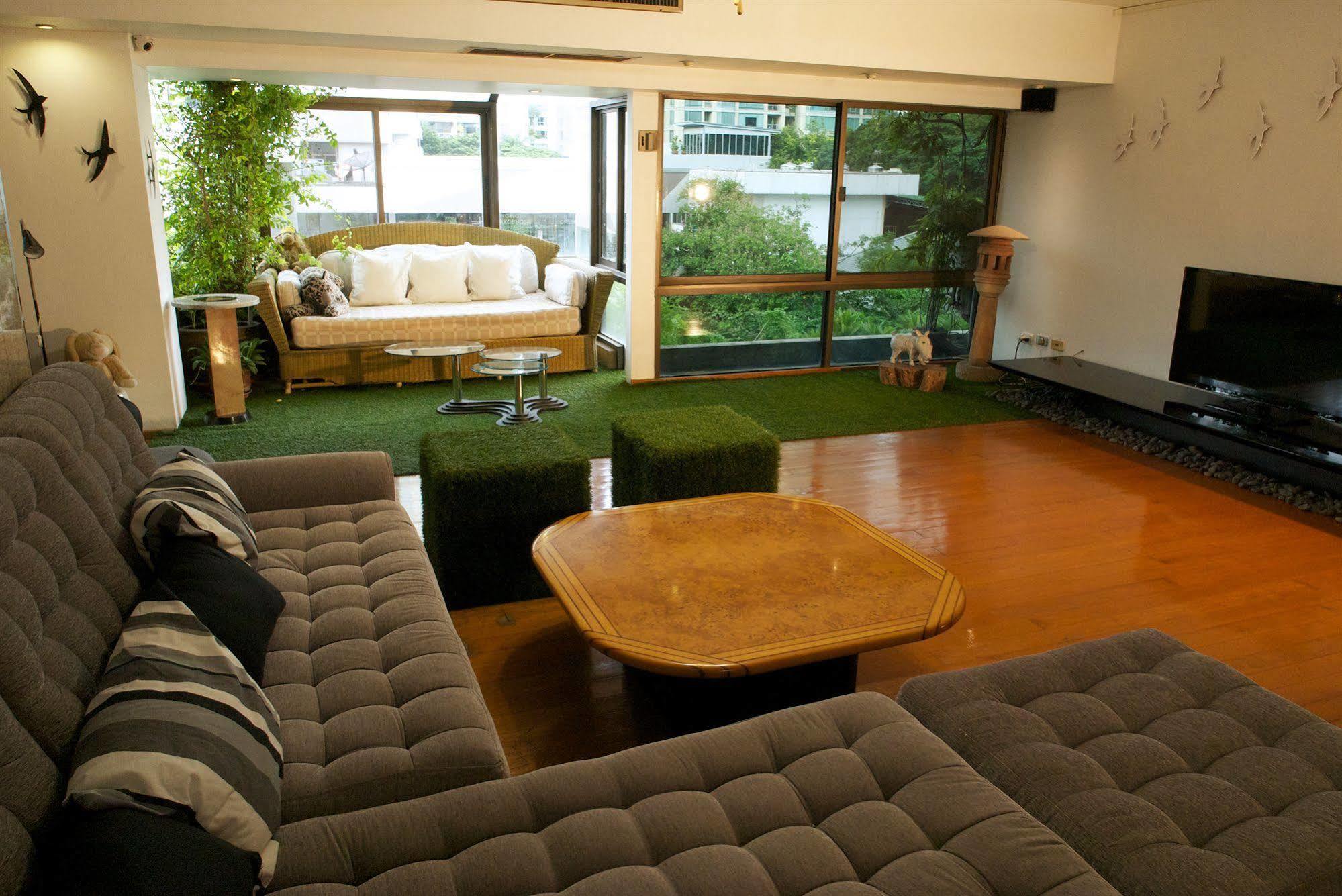 Sab House Caters To Women Hotel Bangkok Exterior photo