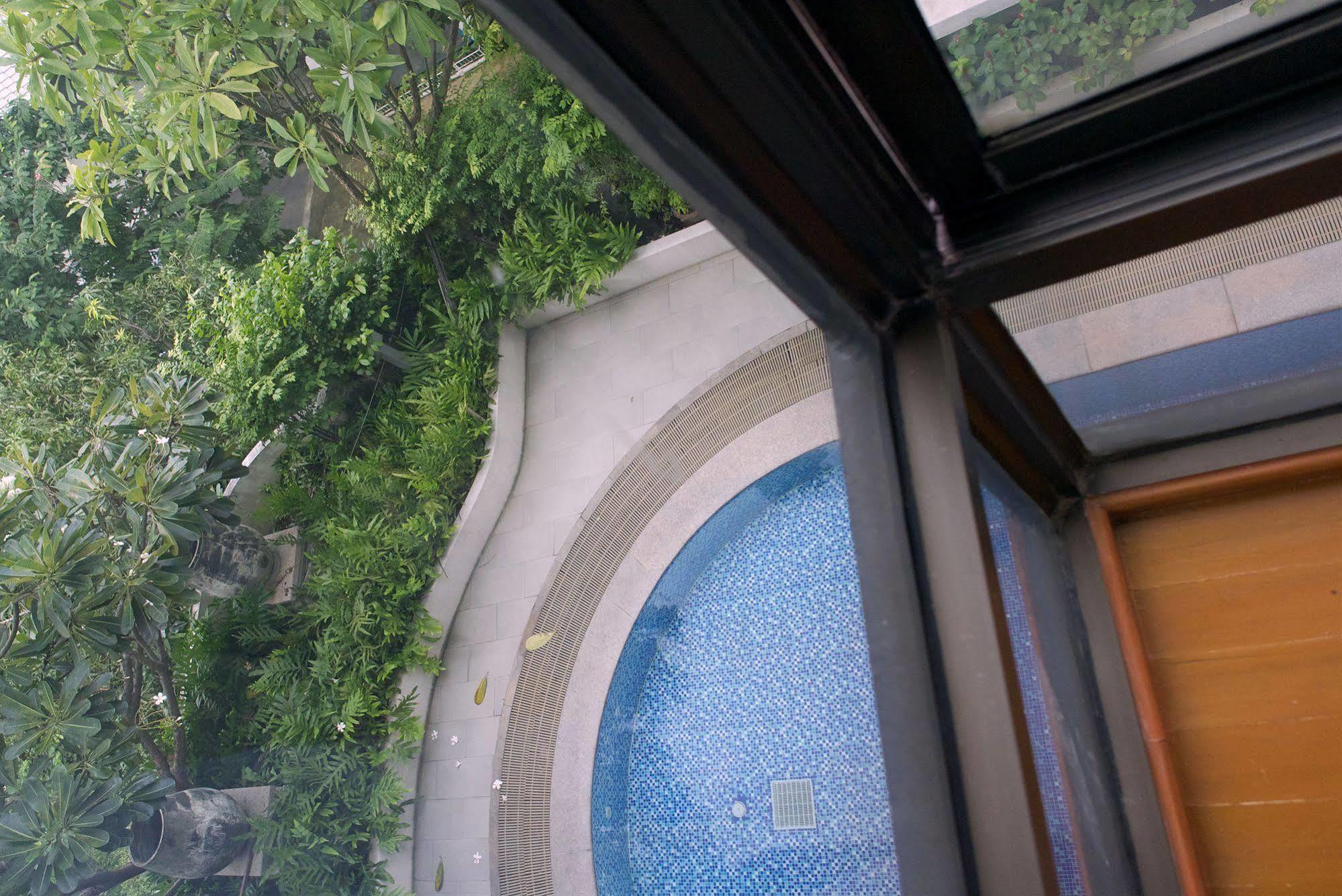 Sab House Caters To Women Hotel Bangkok Exterior photo