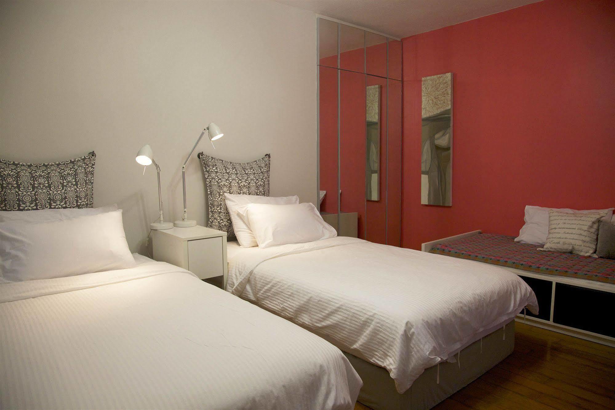 Sab House Caters To Women Hotel Bangkok Exterior photo