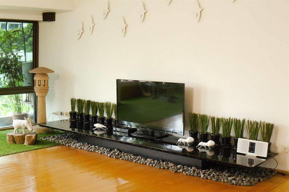 Sab House Caters To Women Hotel Bangkok Exterior photo